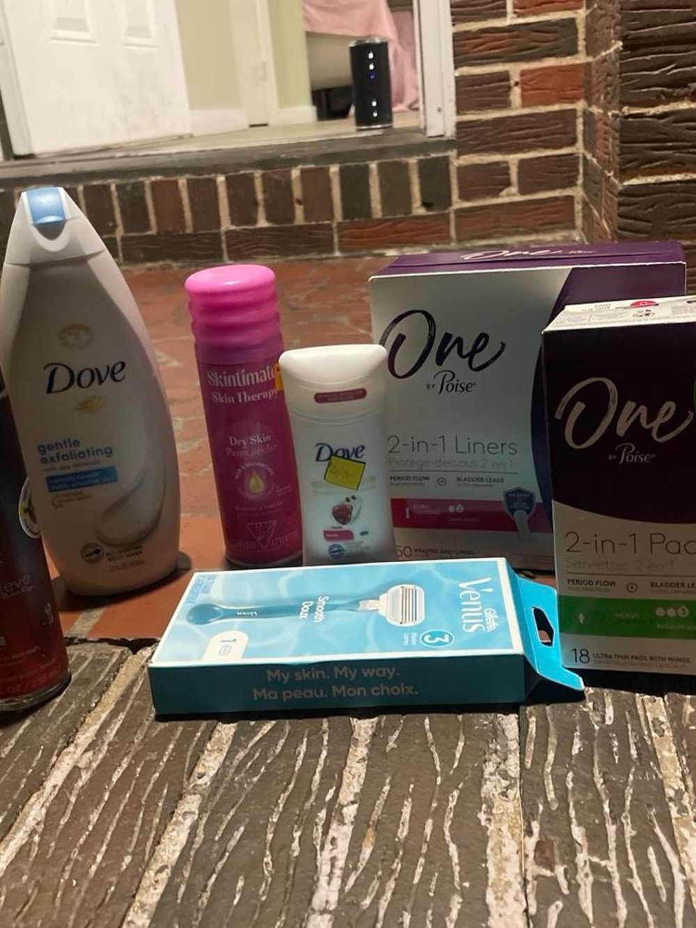 Dove Gentle Exfoliating Body Wash - White Nourishing Cleanser